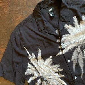 Black Camp/summer shirt Size M